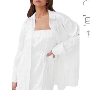 4th and Reckless NWT White Satin Crinkle Long Sleeve Button Down Blouse Medium